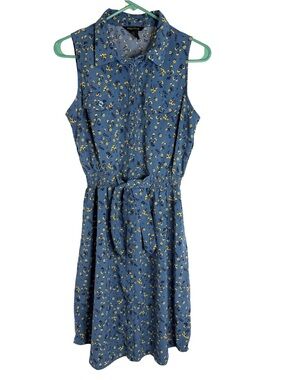 3/$20 Millenium Sleeveless Blue Floral Tie Waist Button Down Knee Length Dress